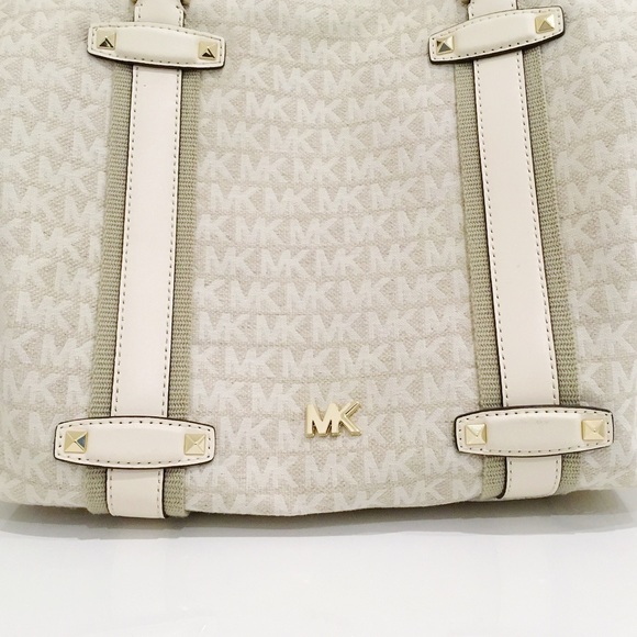 Michael Kors Vanilla White Adjustable Strap Tote Bag - Picture 2 of 12